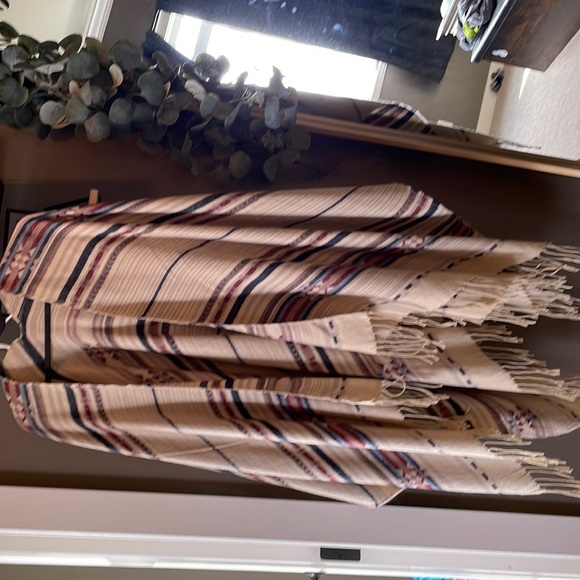 Fall shawl - Picture 1 of 2